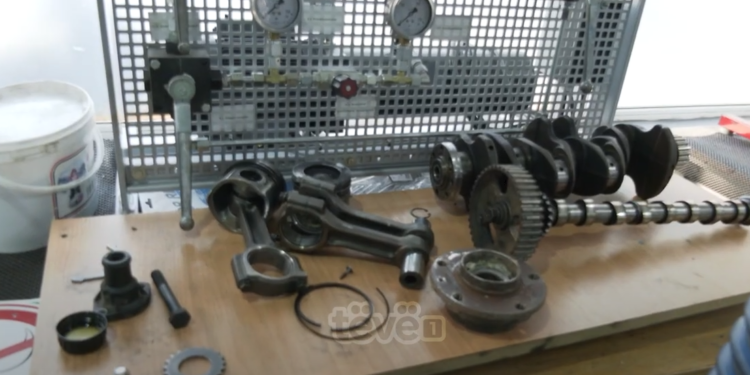 Brenda shkollës ku të rinjtë ndjekin mësimin për aftësim profesional