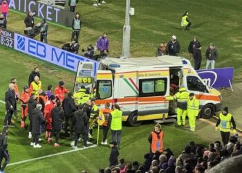 Ndërpritet ndeshja në Itali, lojtari bie pa ndjenja