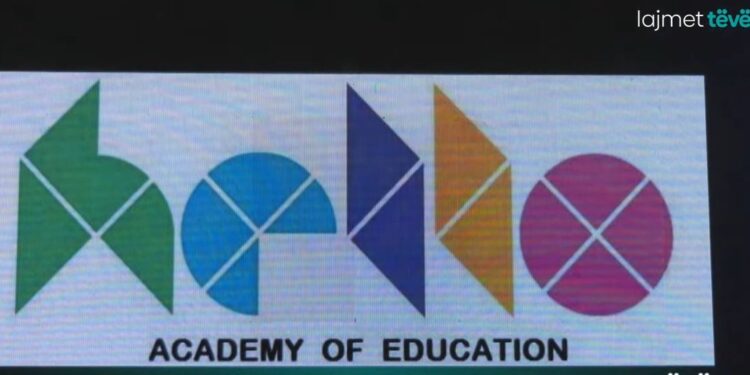 Shkolla “Hello Academy Of Education” me qindra nxënës