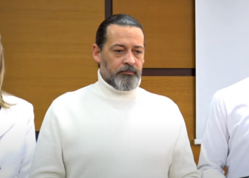 Sveçla: S’bëhet fjalë për vandalizim të sallës së Kuvendit, por për një aksion simbolik