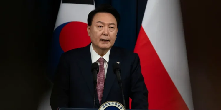 Koreja e Jugut shpall gjendje të jashtëzakonshme ushtarake