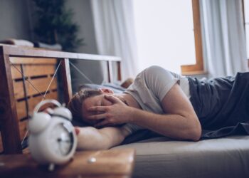 Si të zgjohemi herët në mëngjes pa vështirësi?