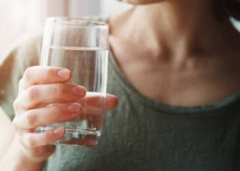 Çfarë ndodh kur nuk pini ujë?