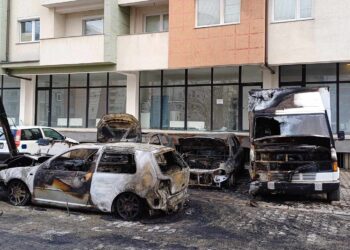 Mbi 27 mijë euro dëmi nga djegia e katër veturave në Prishtinë