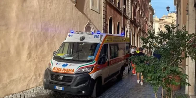 Dy motra shqiptare vetëhidhen nga pallati në Itali, njëra ndërron jetë