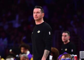 Trajnerit të Lakersit i digjet shtëpia