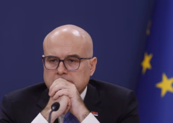 Vuçeviq jep dorëheqje nga posti i kryeministrit të Serbisë