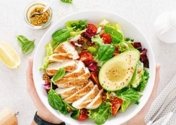 Konsumoni darkën vonë? Efektet në shëndetin tuaj