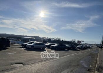 Pritje të gjata edhe të dielën në pikat kufitare