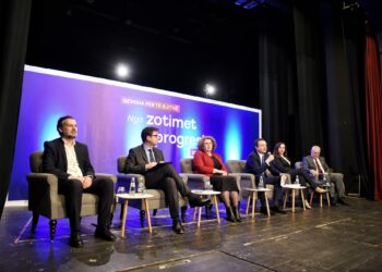 Kurti: Rrjedha jonë as nuk ndahet e as nuk ndalet