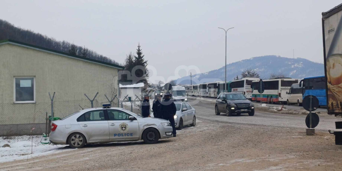 Vazhdon greva e pronarëve të autobusëve në linjën Podujevë-Prishtinë