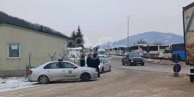 Vazhdon greva e pronarëve të autobusëve në linjën Podujevë-Prishtinë