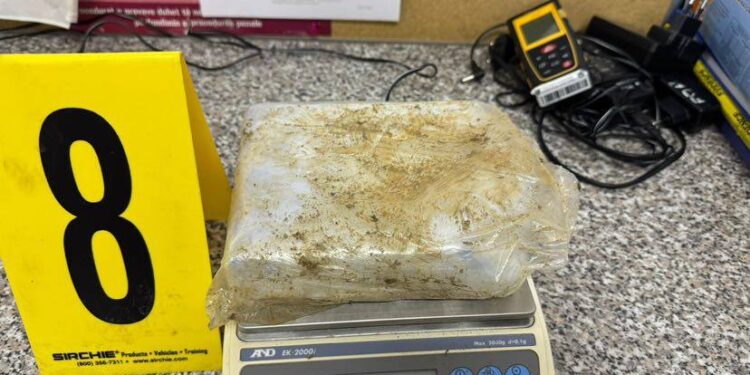 Sekuestrohen afro 20 mijë euro në Ferizaj, arrestohet një person