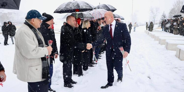 AAK-ja e nisi fushatën nga Prekazi, Haradinaj: Me këmbë të mbarë për Kosovën Fituese