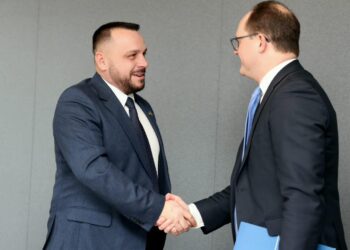 Maqedonci në ShBA takohet me Fleck, diskutojnë për sulmet terroriste në veri