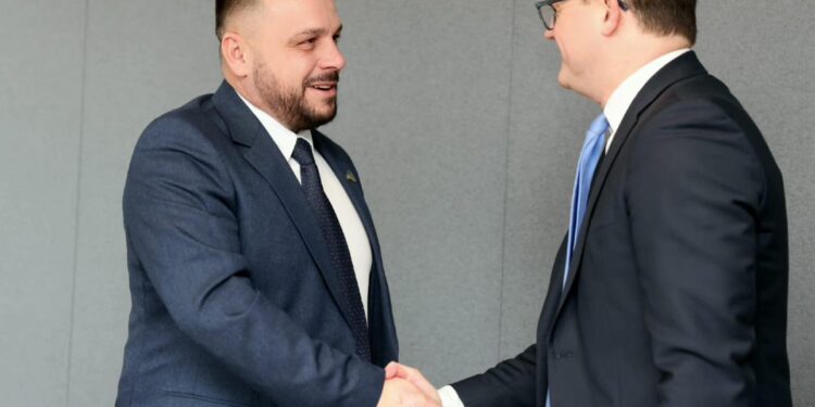 Maqedonci në ShBA takohet me Fleck, diskutojnë për sulmet terroriste në veri
