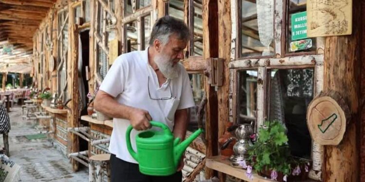 Vdes Kemajl Jonuzi, njeriu që u kujdes për jetimët në Kosovë