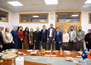 Kurti për vizitë në fondacionin humanitar “Freskia”