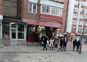 Lista Serbe mblidhet pas mbylljes së dy institucioneve paralele në veri, paralajmëron protesta