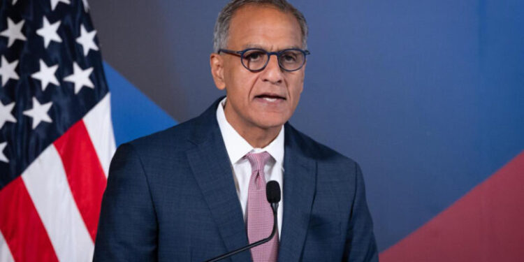 Zyrtari i lartë amerikan vjen në Kosovë