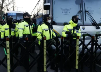 Policia dështon ta arrestojë presidentin në Korenë e Jugut
