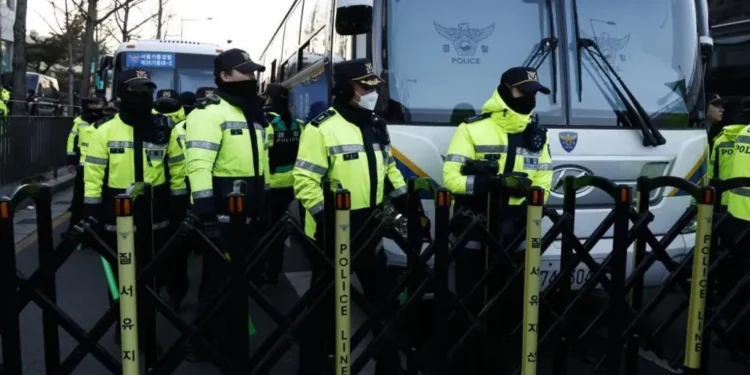 Policia dështon ta arrestojë presidentin në Korenë e Jugut