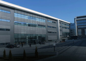 ​Dënimi i parë në mungesë, precedent i rëndësishëm për sistemin gjyqësor në Kosovë