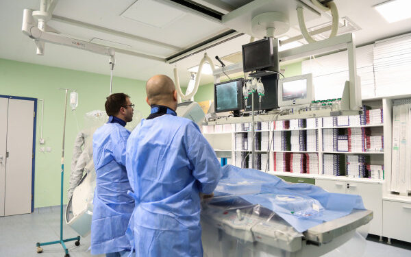 ​Mbi 4 mijë stentime dhe koronarografi u kryen në QKUK