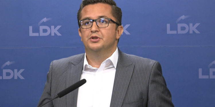 “Kosova në izolim ekonomik”, Mustafa kritikon Qeverinë Kurti për dështim në ekonomi