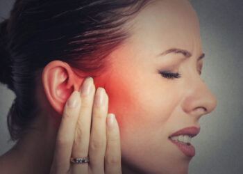 Përse ndodhë tringëllima në vesh?