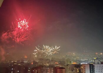 Mbi 20 të lënduar nga mjetet piroteknike