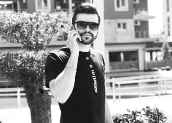 Theret me thikë këngëtari Ademir Fresku