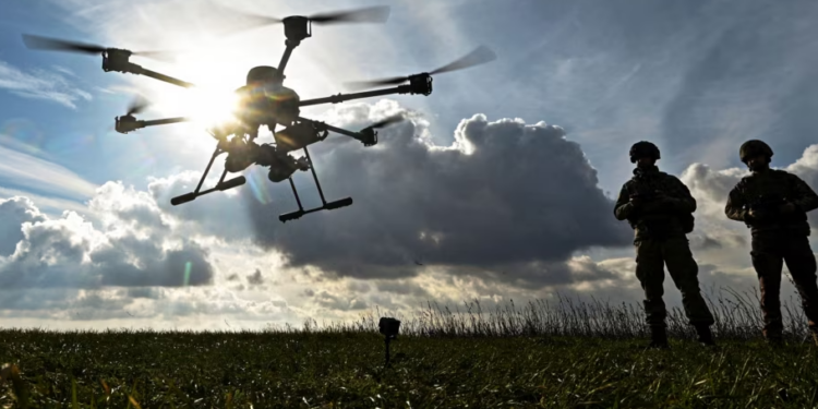 Ukraina thotë se ka sulmuar një depo nafte që përdorej nga forcat ajrore ruse