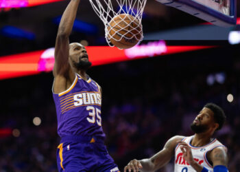 Suns marrin fitoren në udhëtim te 76ers