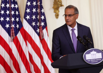 Zyrtari i lartë amerikan viziton Kosovën, Shqipërinë dhe Serbinë