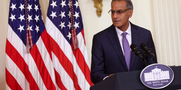 Zyrtari i lartë amerikan viziton Kosovën, Shqipërinë dhe Serbinë