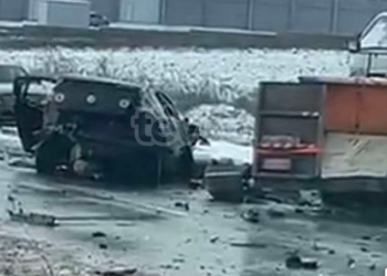 Vdes një person në aksidentin mes një kamioni dhe dy veturave në rrugën Lipjan – Shtime