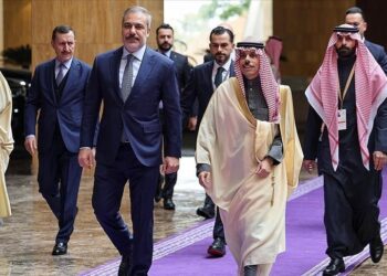 Në Arabinë Saudite fillon takimi i zgjeruar arab për Sirinë
