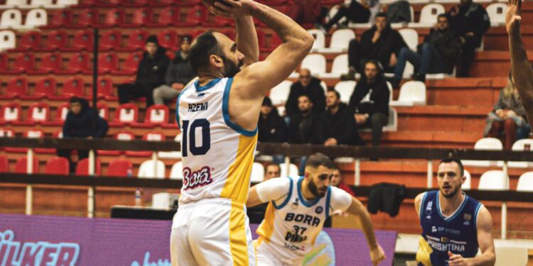 Bora e nis vitin me fitore, mposht Yllin