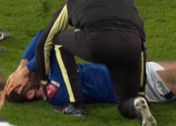 Lëndim i rëndë për Armando Brojën, largohet me barelë nga fusha