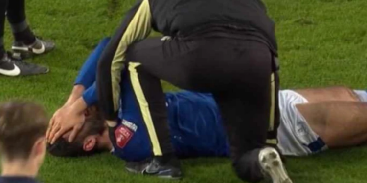 Lëndim i rëndë për Armando Brojën, largohet me barelë nga fusha