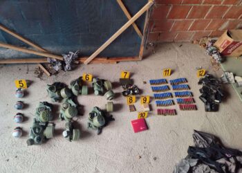 Policia arreston një të dyshuar dhe konfiskon mjete shpërthyese në veri