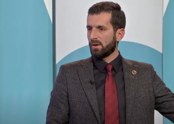 Demhasaj: Kurti me qejf të gjitha partitë opozitare do t’i largonte nga Kosova