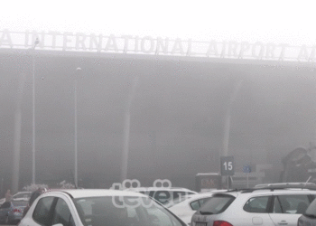 42 fluturime të anuluara për dy ditë, shkak mjegulla