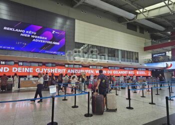 Sekuestrohen 50 fishekë nga valixhja e pasagjerit në Aeroportin e Prishtinës