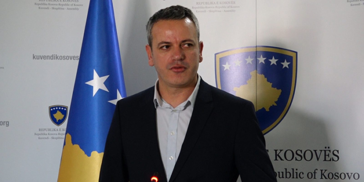 Gashi: Albin Kurti po çirret sepse s’ka asgjë për të treguar