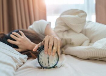 Zbuloni shtatë arsyet pse zgjoheni të lodhur nga gjumi i natës