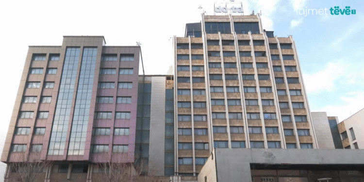 Brenda dhomës ku qëndroi Josip Broz Tito – sa kushton sot një dhomë në Hotel Grand Prishtina?