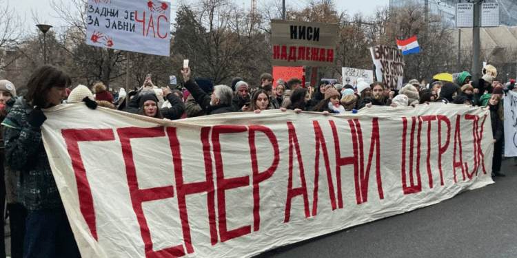 Greva e përgjithshme në Serbi, çka thotë ligji e çka thonë ekspertët?