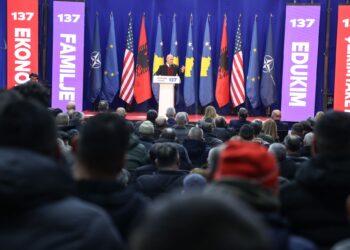 Haradinaj në Klinë: Qeverisja e Kurtit po e mban Kosovën të izoluar, të varfër dhe pa perspektivë